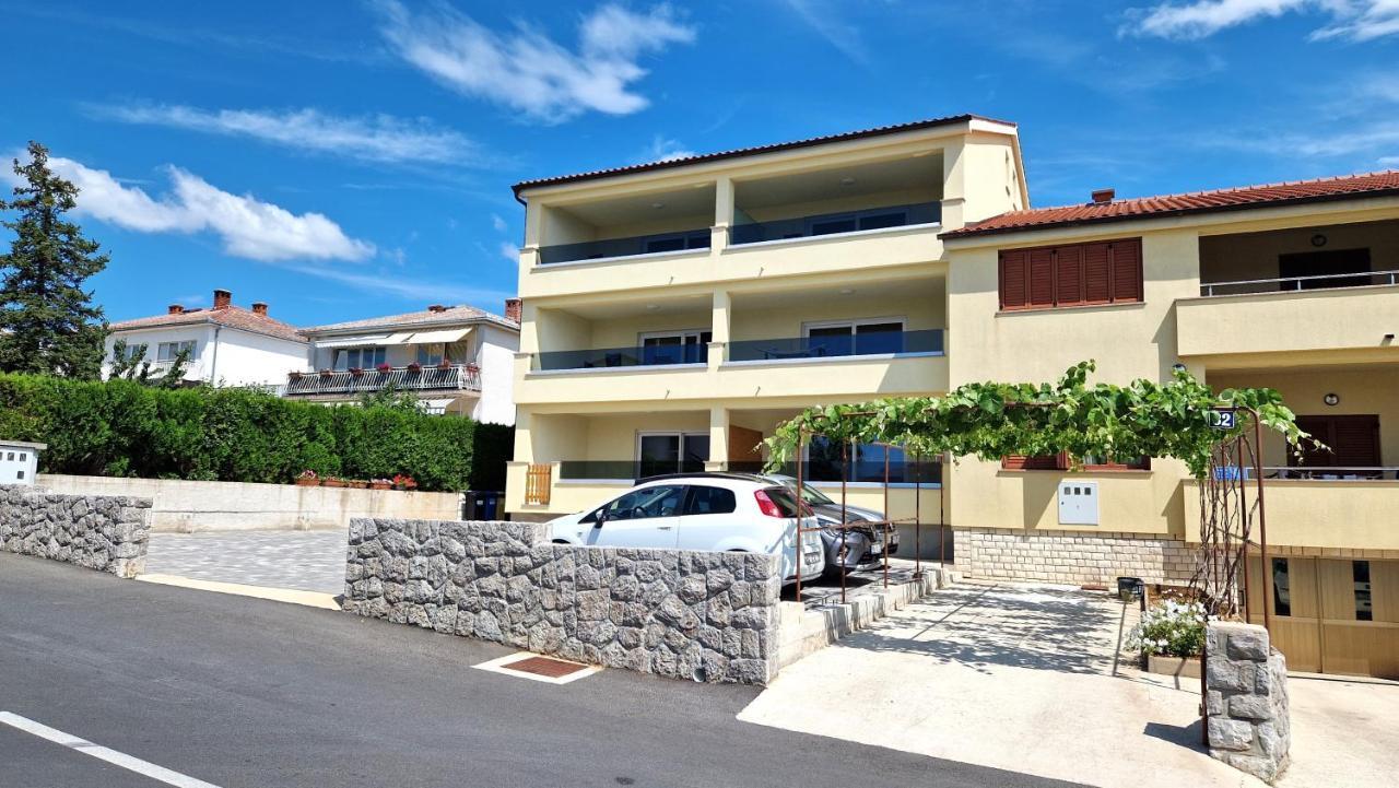 Apartmani Krajinovic Крк Екстер'єр фото
