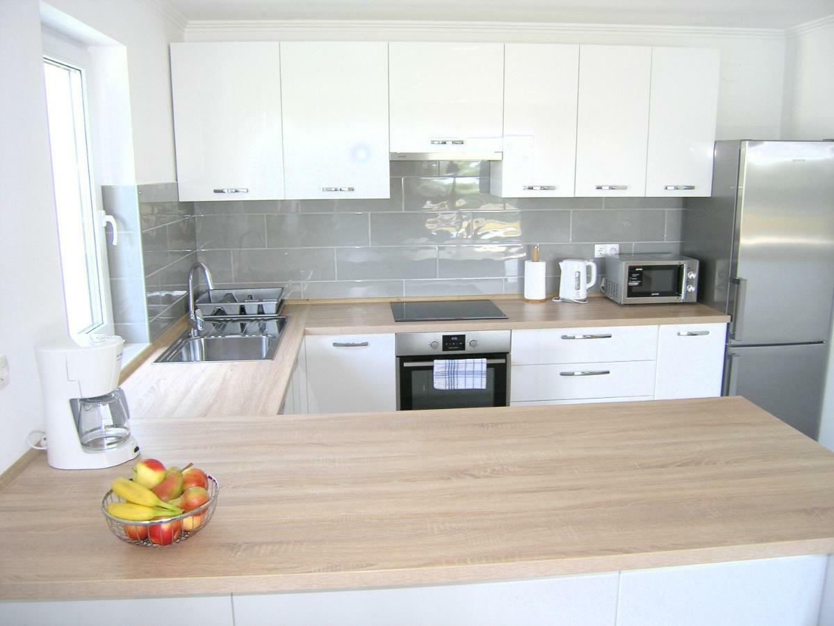 Apartmani Krajinovic Крк Екстер'єр фото