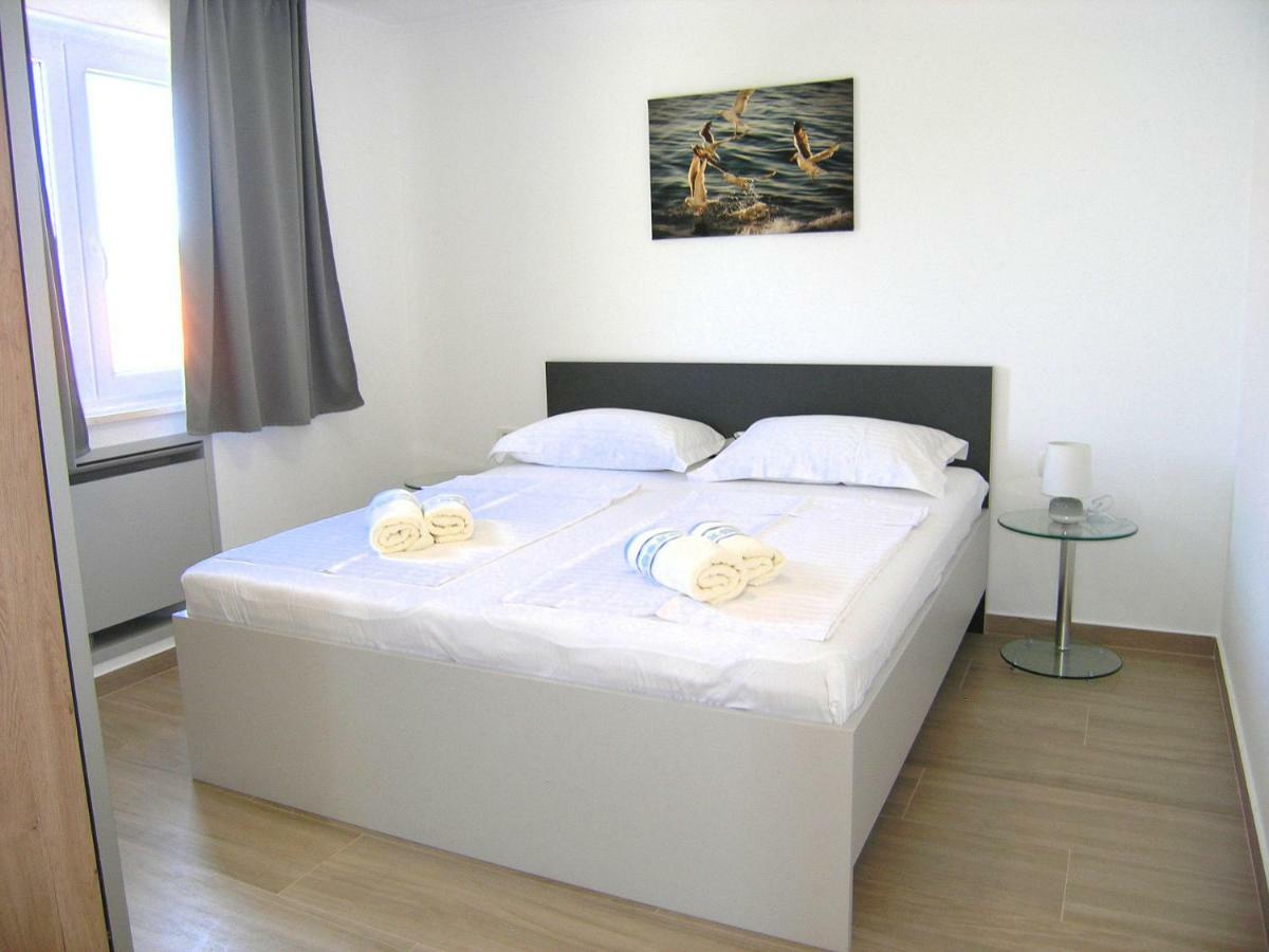Apartmani Krajinovic Крк Екстер'єр фото