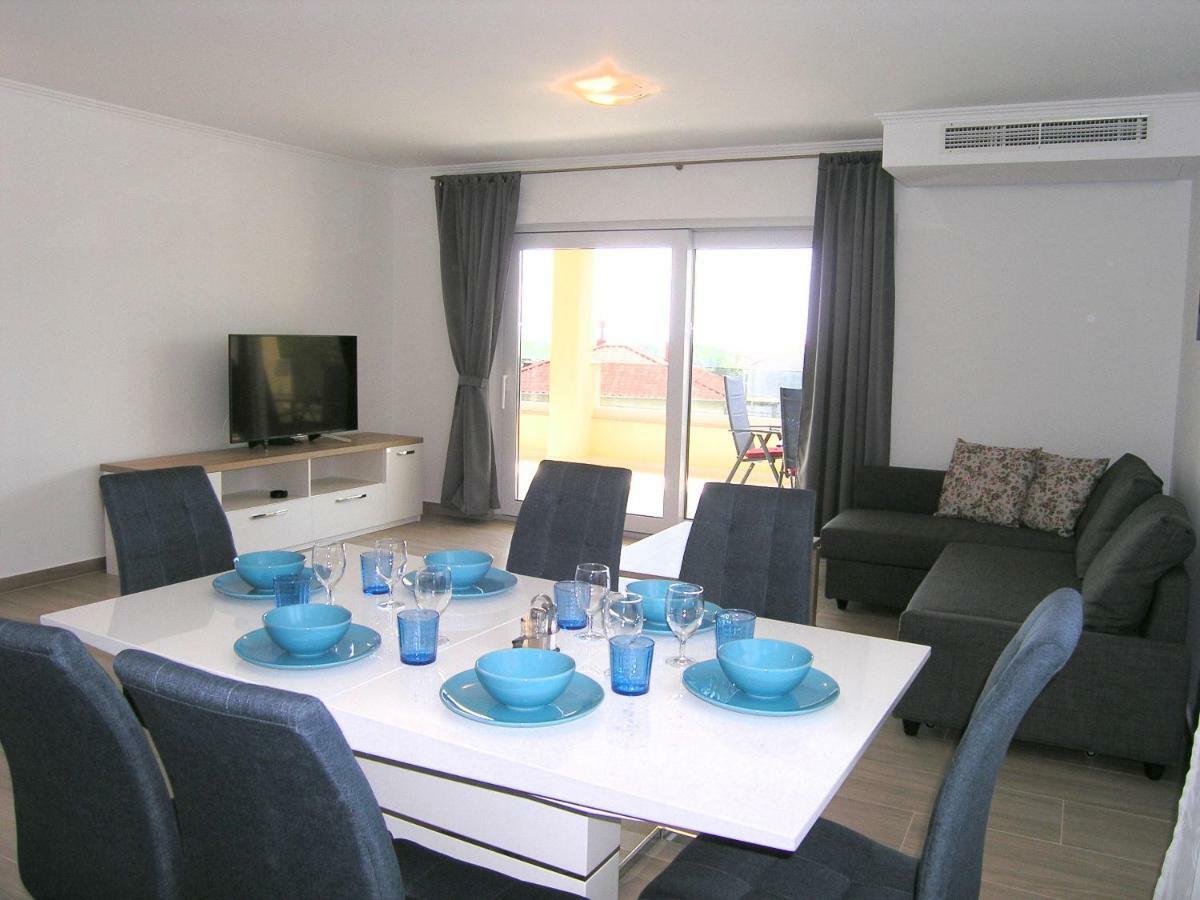 Apartmani Krajinovic Крк Екстер'єр фото