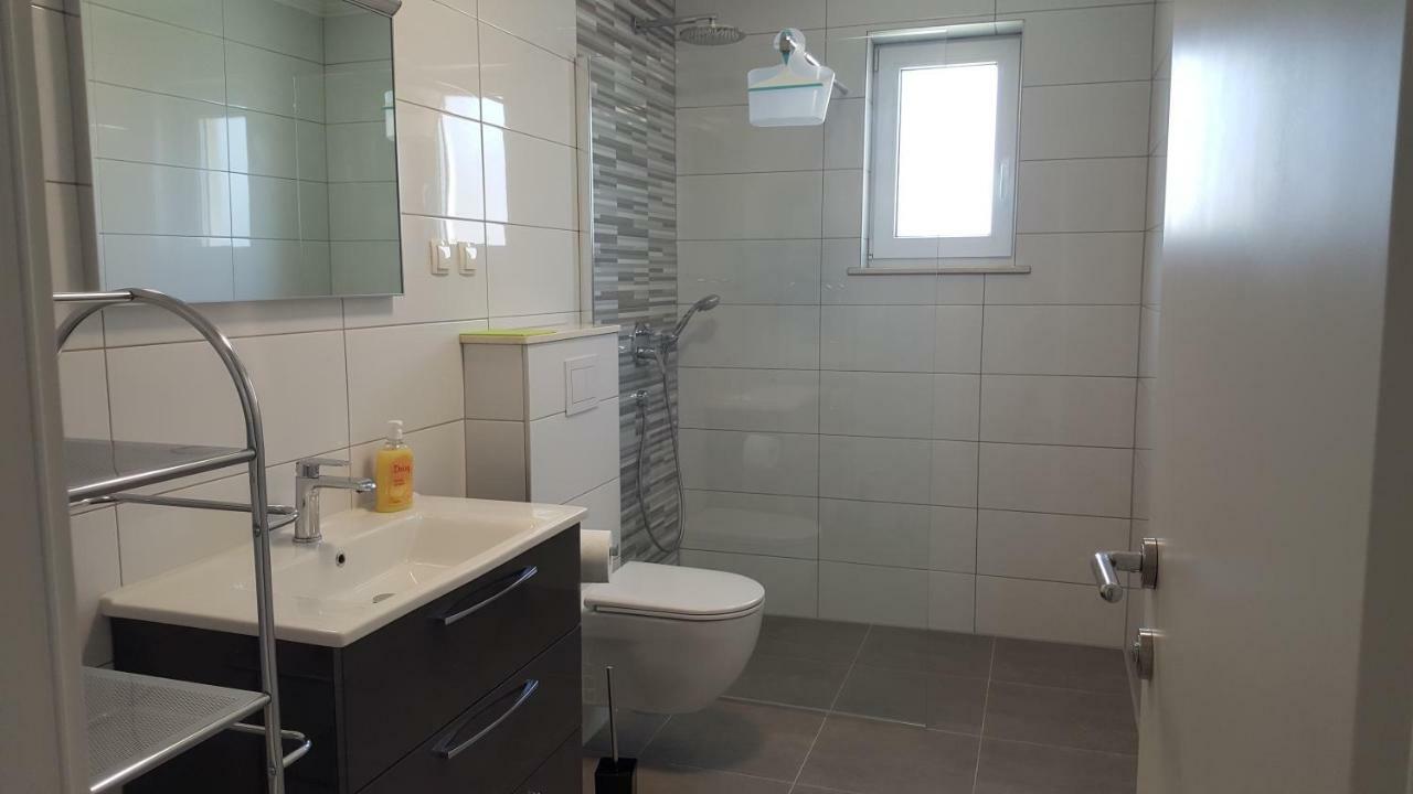 Apartmani Krajinovic Крк Екстер'єр фото
